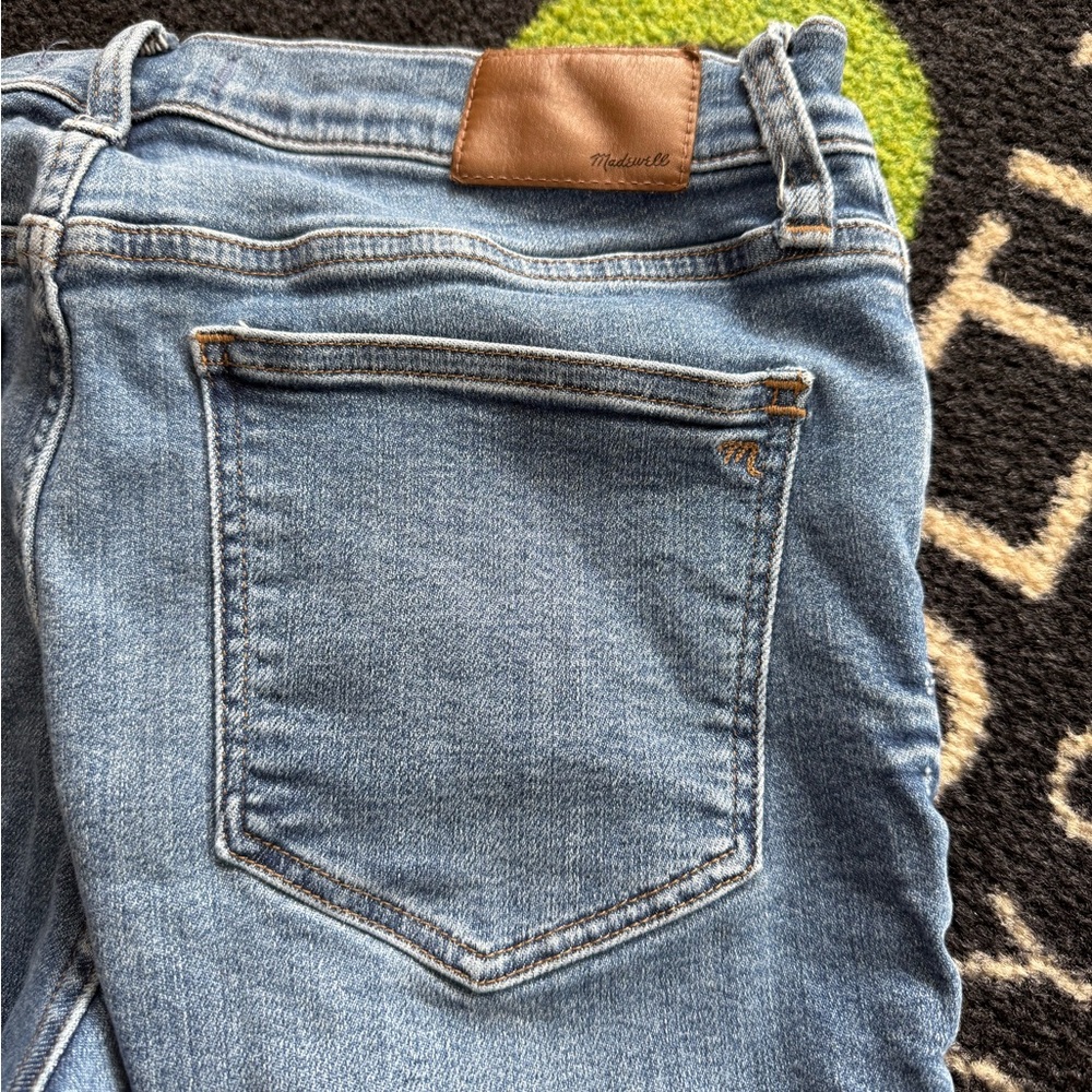 Madewell - 9" Mid-Rise Skinny Crop Jeans: Button-Front TENCEL™ Denim Edition